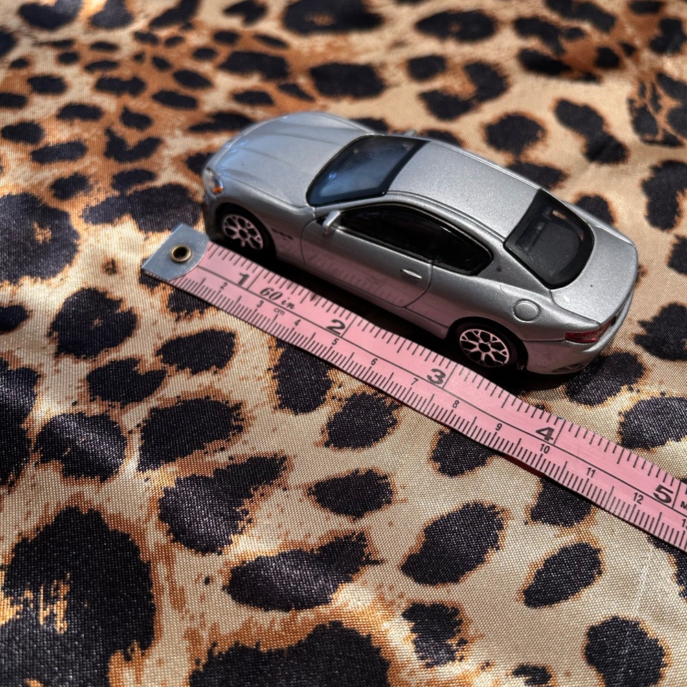 Burago Maserati Gran Turismo Silver 1:43 Scale Diecast Model Car - Picture 7 of 8